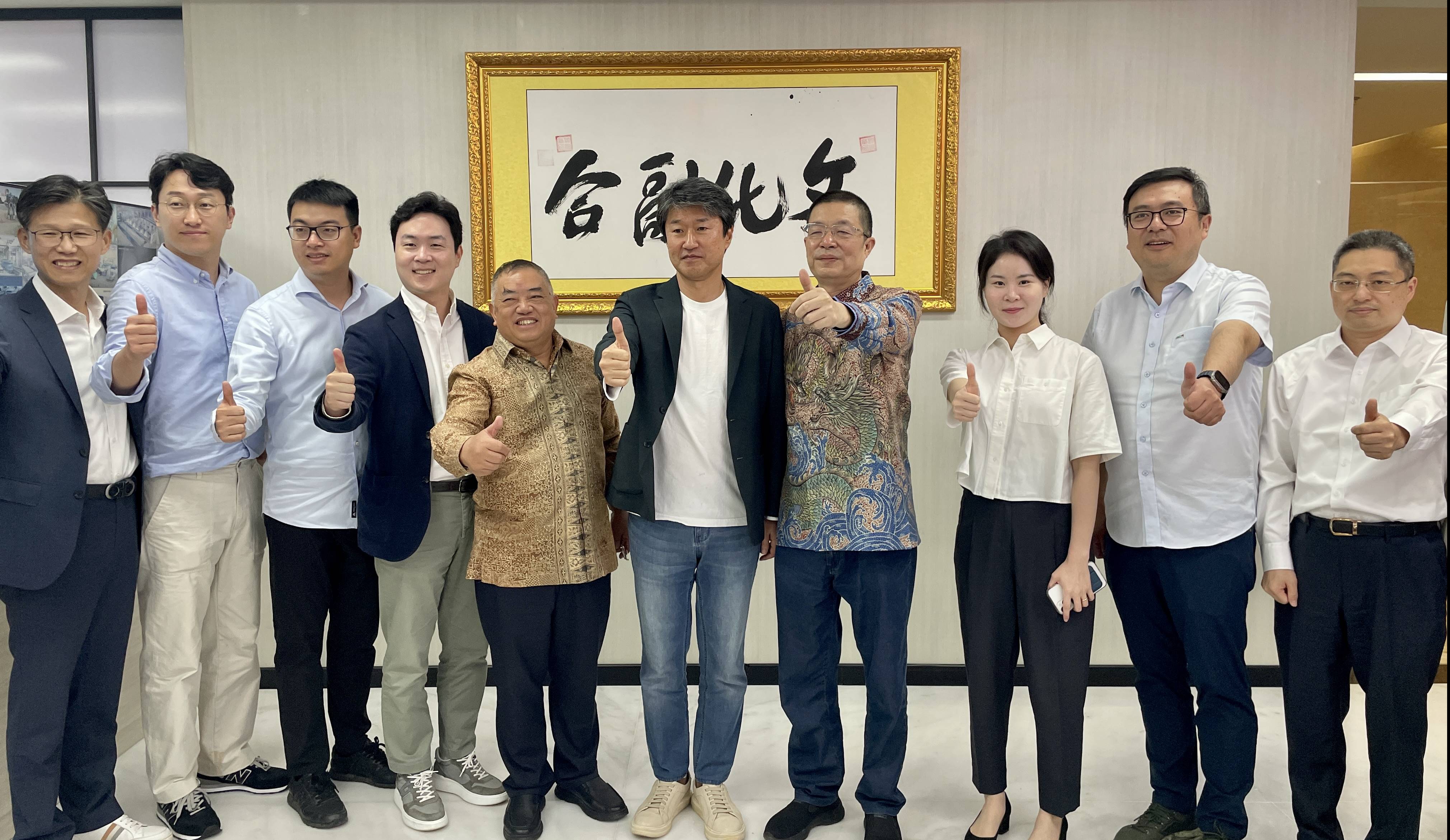 项光明董事长与韩国ECOPRO公司高层、格林美董事长许开华教授交流并合影